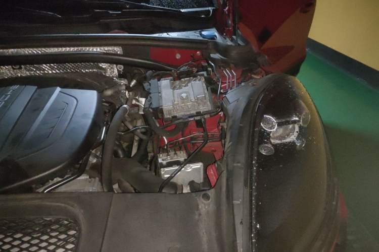 Used Porsche Macan 2020 Macan 2.0T Engine Bay Left