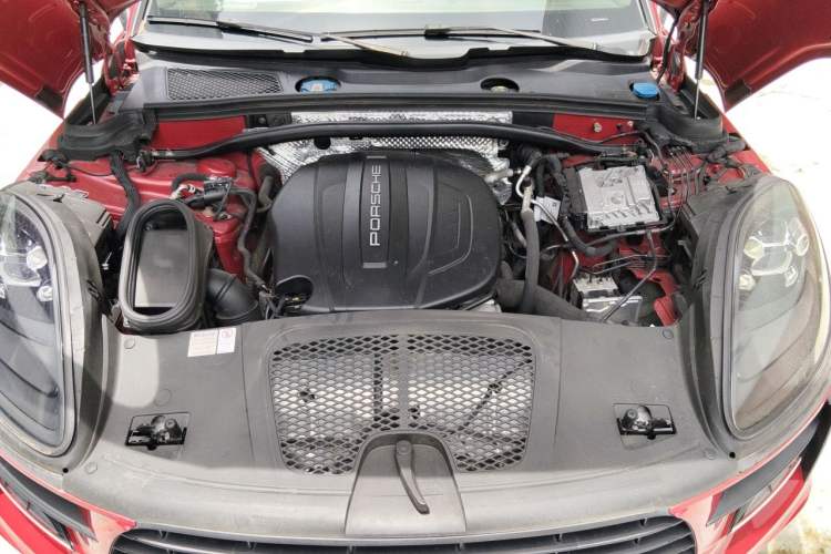 Used Porsche Macan 2020 Macan 2.0T Engine Bay