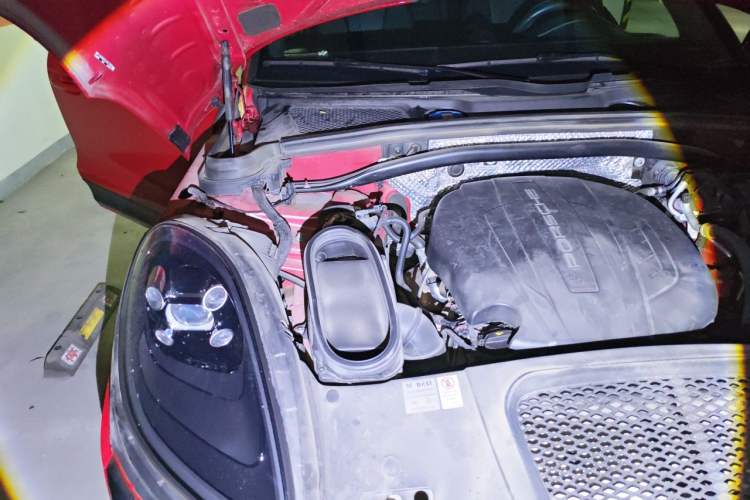 Used Porsche Macan 2020 Macan 2.0T Engine Bay Right