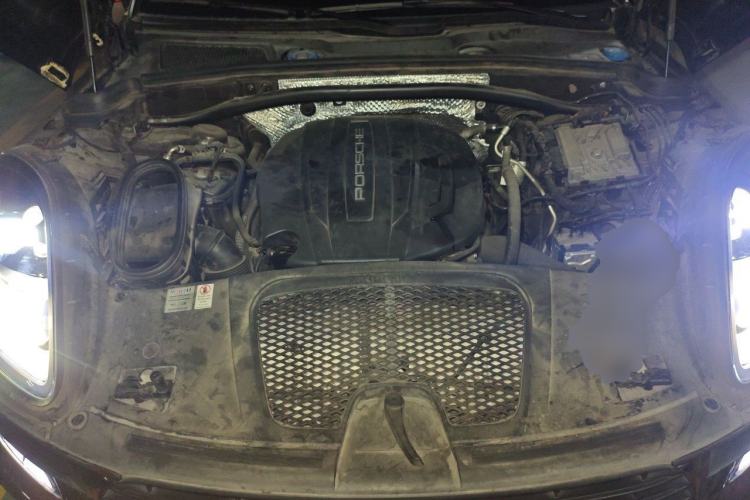 Used Porsche Macan 2020 Macan 2.0T Engine Bay