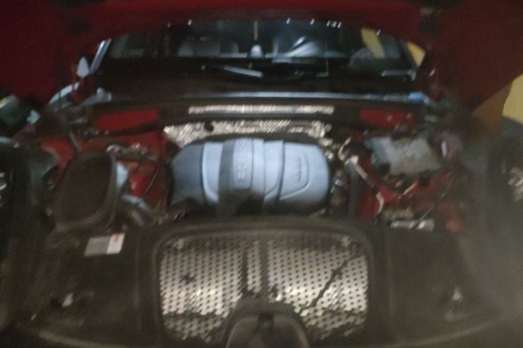 Used Porsche Macan 2020 Macan 2.0T Engine Bay