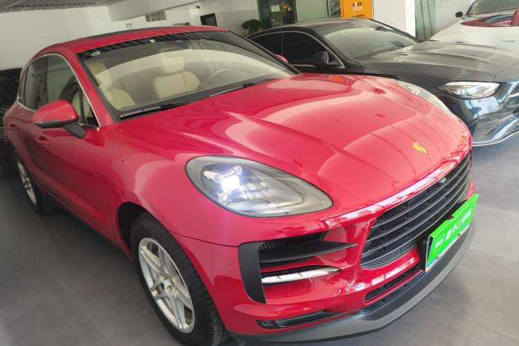 Used Porsche Macan 2020 Macan S 3.0T Front Right 45 Deg