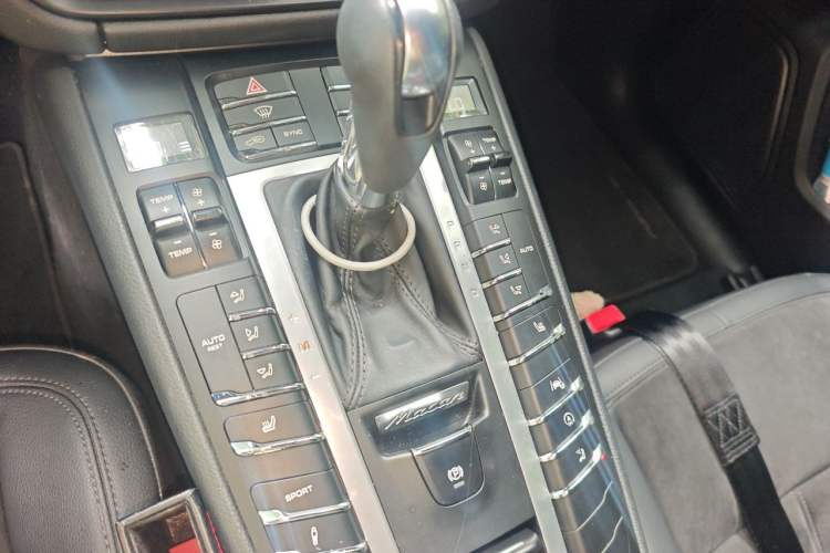 Used Porsche Macan 2020 Macan 2.0T Gear Lever