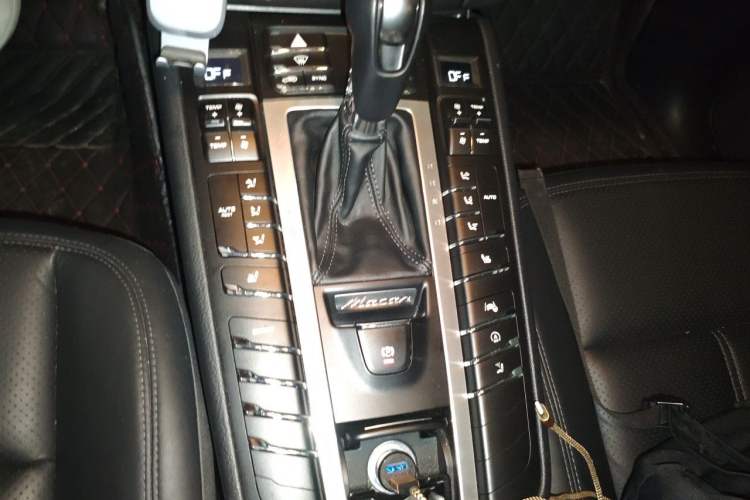 Used Porsche Macan 2020 Macan 2.0T Gear Lever