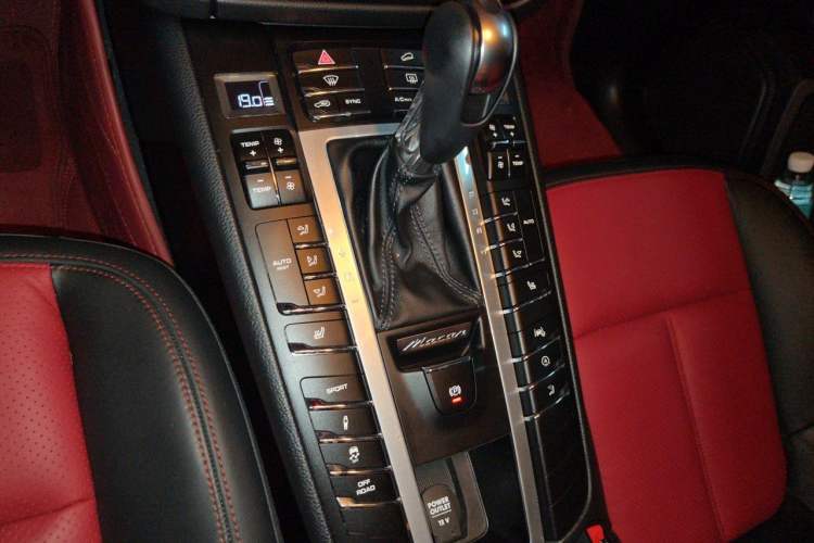 Used Porsche Macan 2020 Macan 2.0T Gear Lever