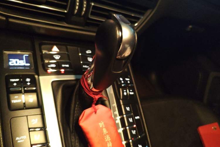 Used Porsche Macan 2020 Macan 2.0T Gear Lever