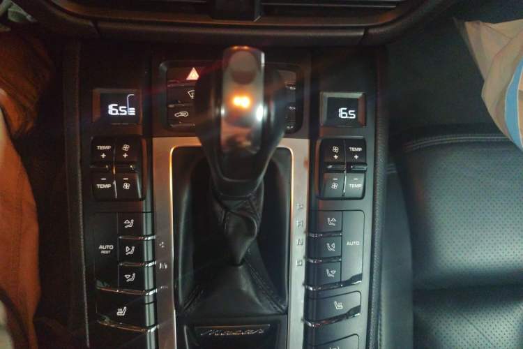 Used Porsche Macan 2020 Macan 2.0T Gear Lever