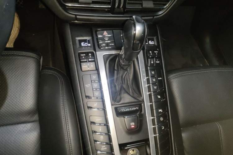 Used Porsche Macan 2020 Macan 2.0T Gear Lever
