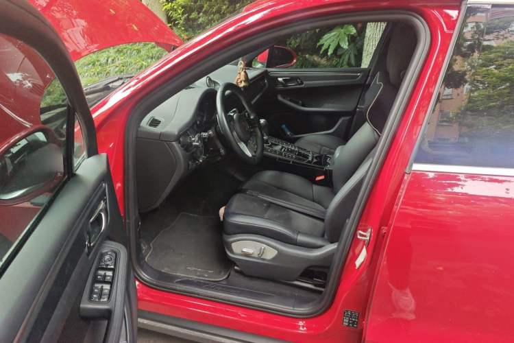 Used Porsche Macan 2020 Macan 2.0T Left Front Seat
