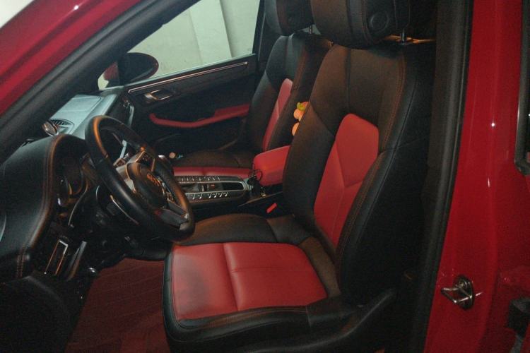 Used Porsche Macan 2020 Macan 2.0T Left Front Seat
