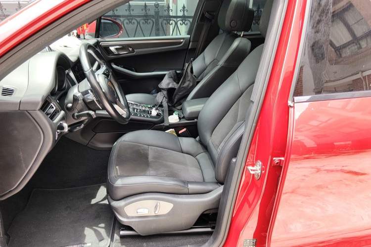 Used Porsche Macan 2020 Macan 2.0T Left Front Seat