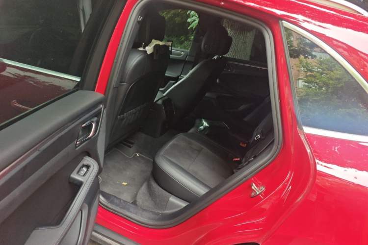 Used Porsche Macan 2020 Macan 2.0T Left Rear Seat