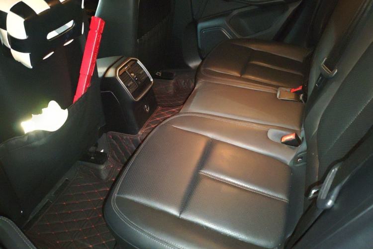 Used Porsche Macan 2020 Macan 2.0T Left Rear Seat