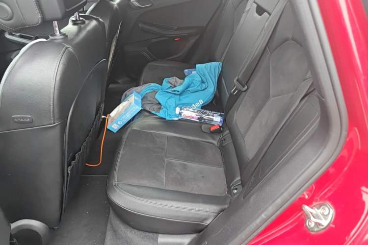 Used Porsche Macan 2020 Macan 2.0T Left Rear Seat