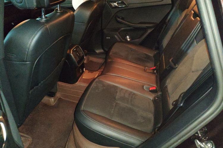 Used Porsche Macan 2020 Macan 2.0T Left Rear Seat