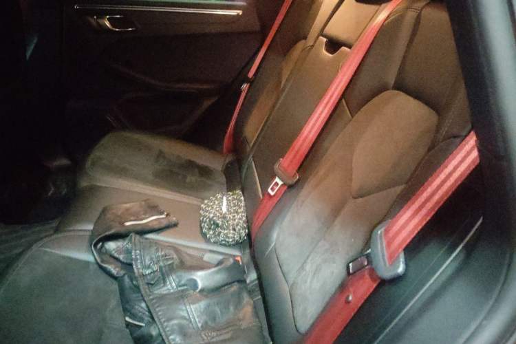 Used Porsche Macan 2020 Macan 2.0T Left Rear Seat