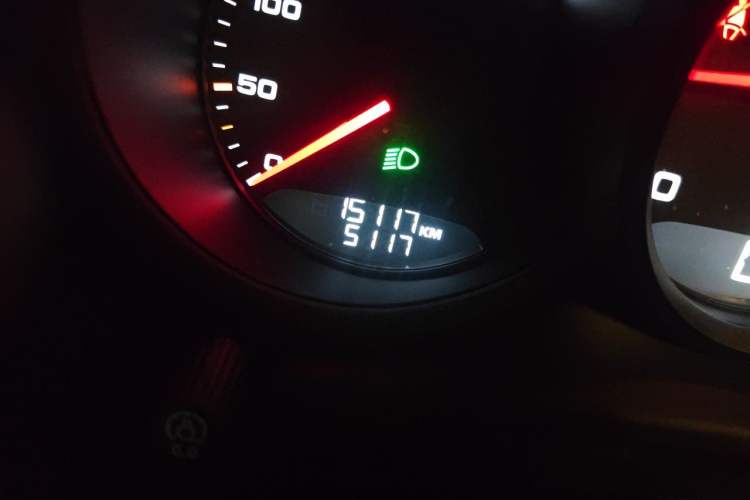 Used Porsche Macan 2020 Macan 2.0T Odometer Close Up