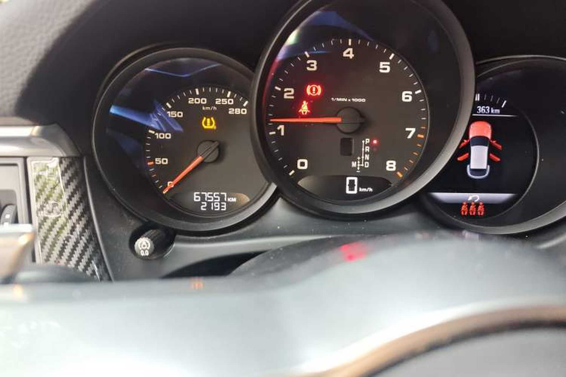 Used Porsche Macan 2020 Macan 2.0T Odometer Close Up
