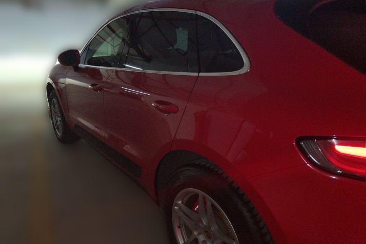 Used Porsche Macan 2020 Macan 2.0T Rear Left 45 Deg