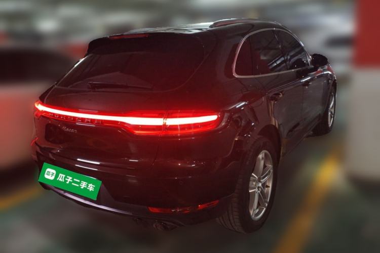 Used Porsche Macan 2020 Macan 2.0T Rear Right 45 Deg
