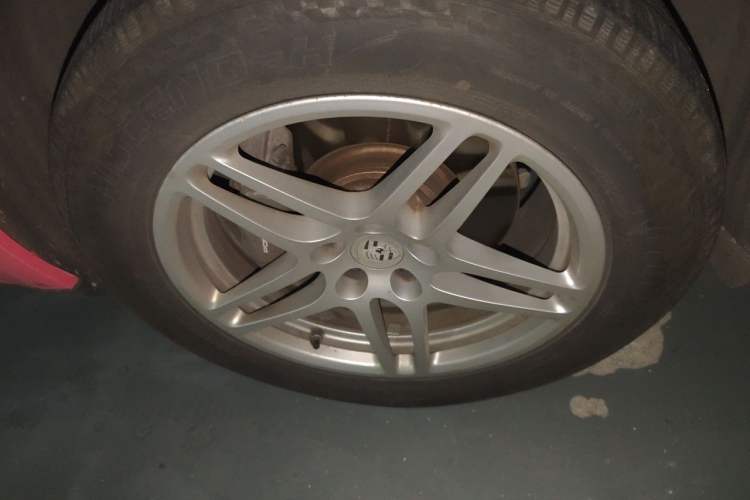 Used Porsche Macan 2020 Macan 2.0T Right Front Wheel Hub