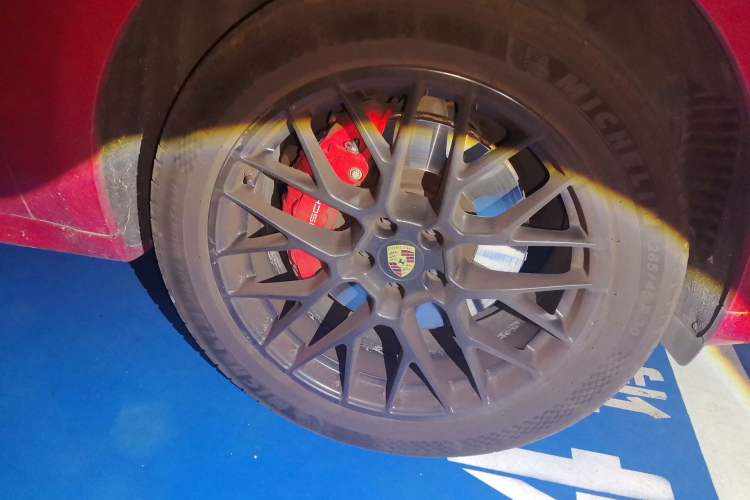 Used Porsche Macan 2020 Macan GTS 2.9T Right Front Wheel Hub
