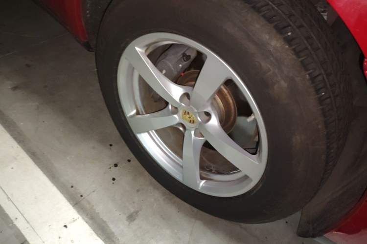 Used Porsche Macan 2020 Macan 2.0T Right Front Wheel Hub