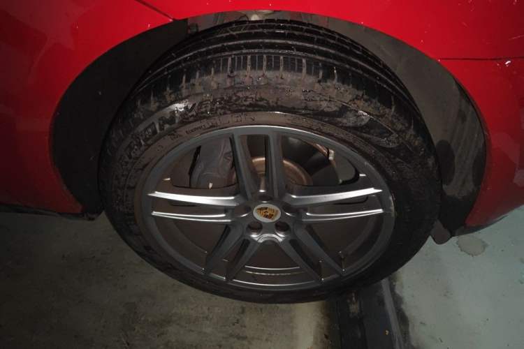 Used Porsche Macan 2020 Macan 2.0T Right Front Wheel Hub