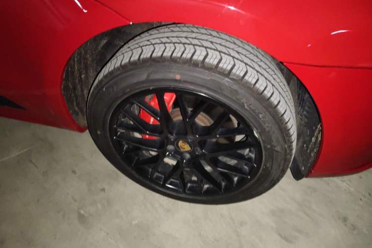 Used Porsche Macan 2020 Macan GTS 2.9T Right Front Wheel Hub