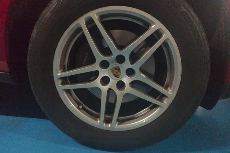 Used Porsche Macan 2020 Macan 2.0T Right Front Wheel Hub