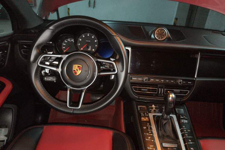 Used Porsche Macan 2020 Macan 2.0T Steering Wheel