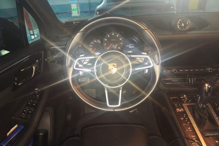 Used Porsche Macan 2020 Macan 2.0T Steering Wheel