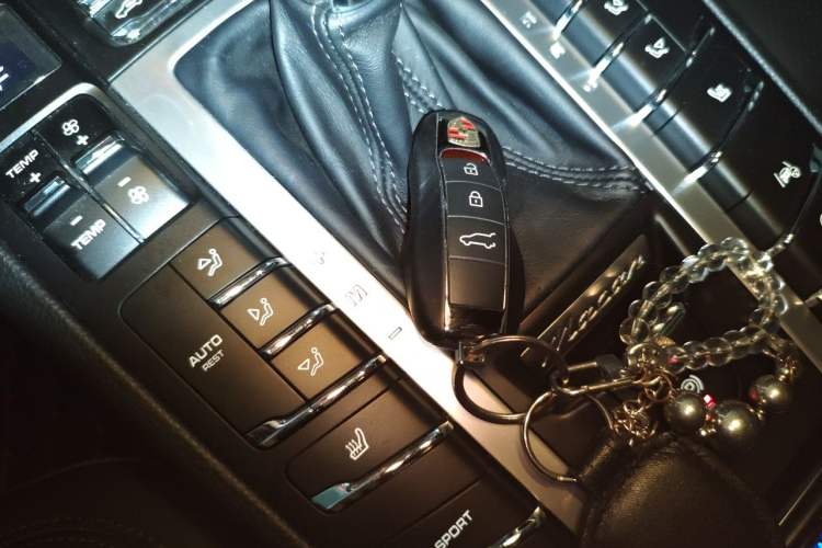 Used Porsche Macan 2020 Macan 2.0T Vehicle Key