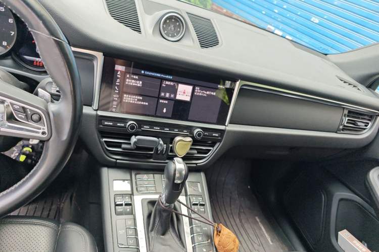 Used Porsche Macan 2020 Macan 2.0T Audio And AC Panel