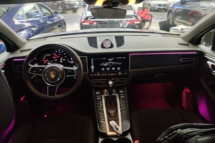 Used Porsche Macan 2020 Macan 2.0T Center Console
