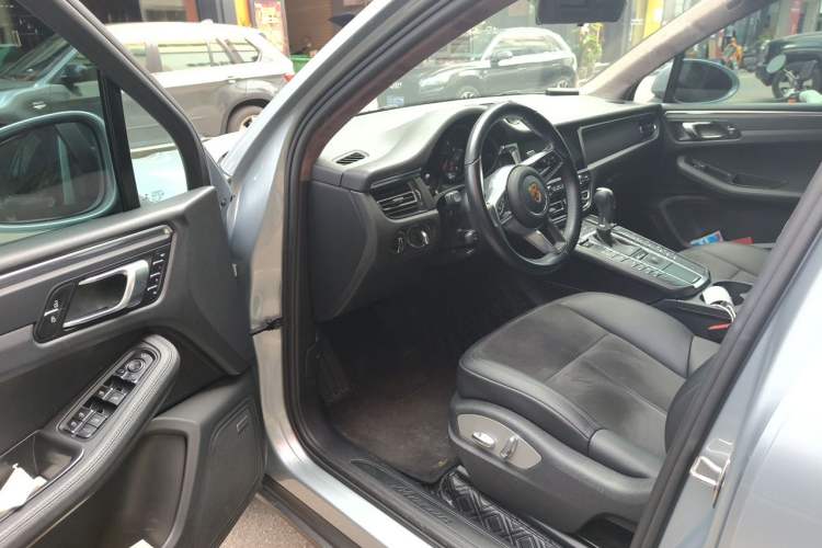 Used Porsche Macan 2020 Macan 2.0T Driver Seat