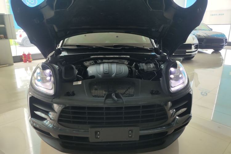 Used Porsche Macan 2020 Macan 2.0T Engine Bay