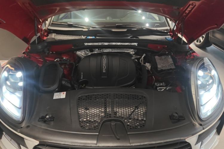 Used Porsche Macan 2020 Macan 2.0T Engine Bay