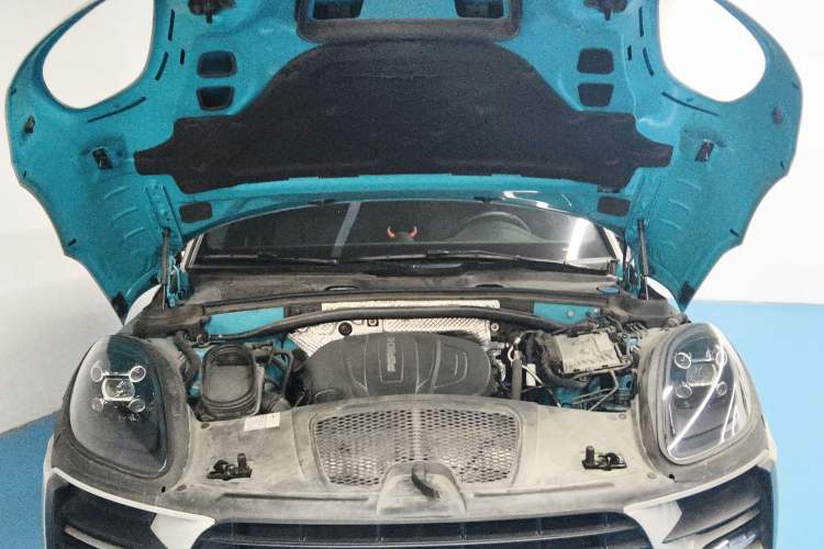 Used Porsche Macan 2020 Macan 2.0T Engine Bay