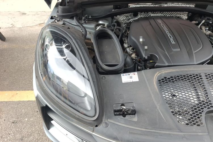 Used Porsche Macan 2020 Macan 2.0T Engine Bay Right