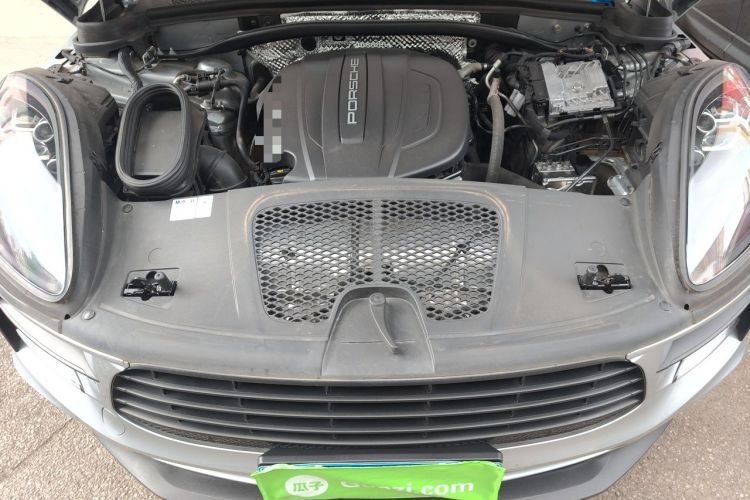 Used Porsche Macan 2020 Macan 2.0T Engine Bay