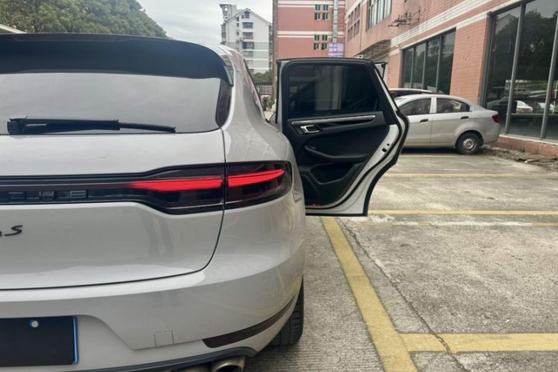 Used Porsche Macan 2020 Macan S 3.0T Exterior 8