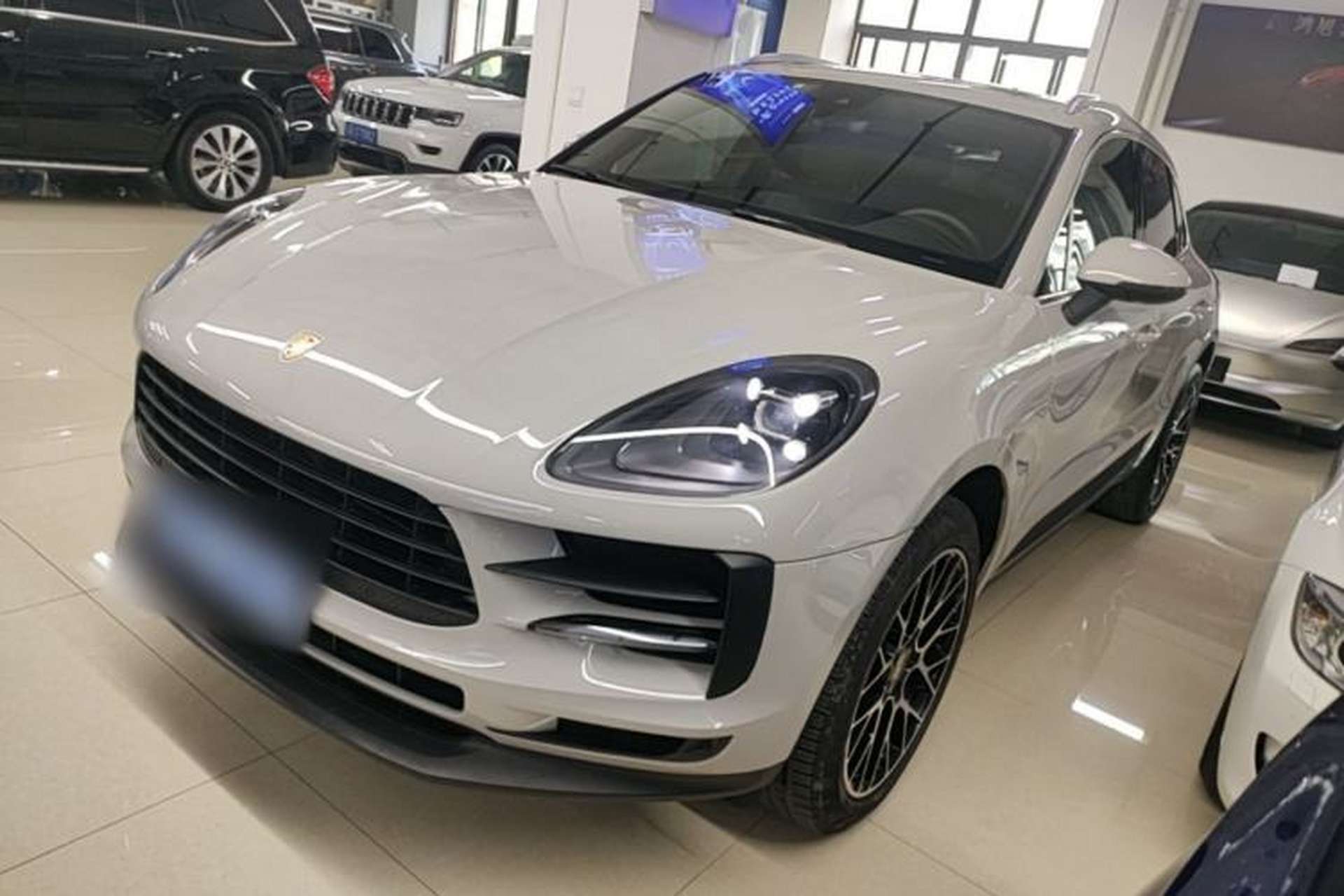 Used Porsche Macan 2020 Macan 2.0T Front Left 45 Deg
