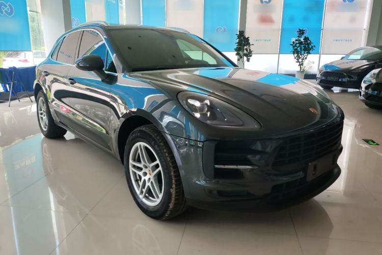 Used Porsche Macan 2020 Macan 2.0T Front Right 45 Deg