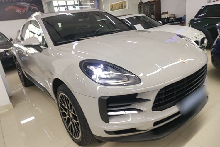 Used Porsche Macan 2020 Macan 2.0T Front Right 45 Deg