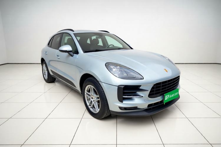 Used Porsche Macan 2020 Macan 2.0T Front Right 45 Deg
