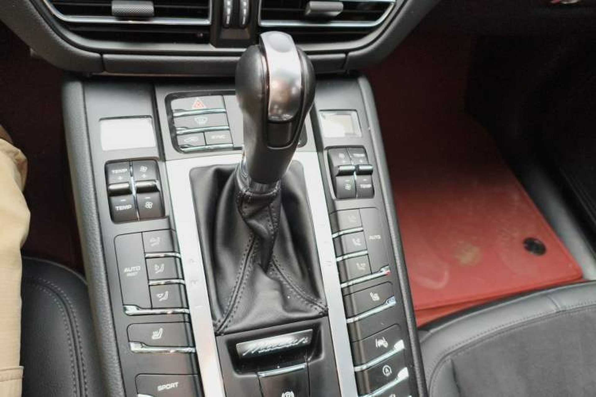 Used Porsche Macan 2020 Macan 2.0T Gear Lever