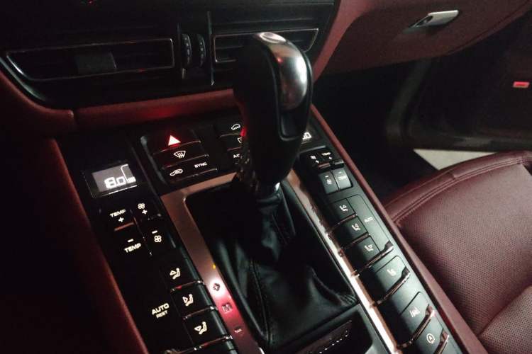 Used Porsche Macan 2020 Macan 2.0T Gear Lever