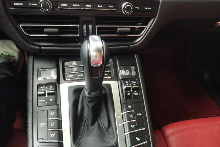 Used Porsche Macan 2020 Macan 2.0T Gear Lever