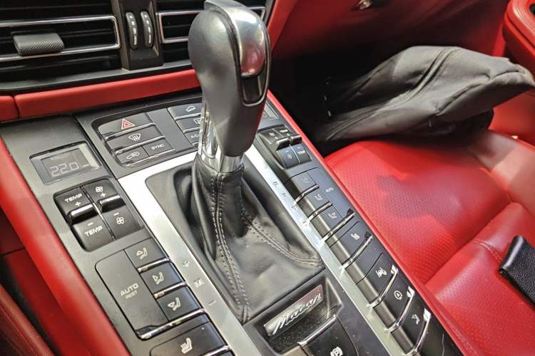 Used Porsche Macan 2020 Macan 2.0T Gear Lever